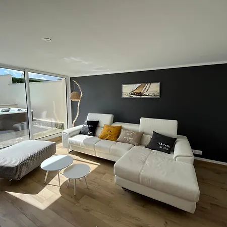 Holiday home Maison De Charme Avec Jacuzzi - Bretagne / *